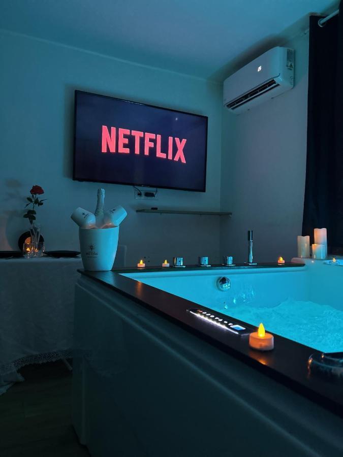 Expérience Unique - Love Room à Cannes - Appartement avec un jacuzzi Privé Exterior foto